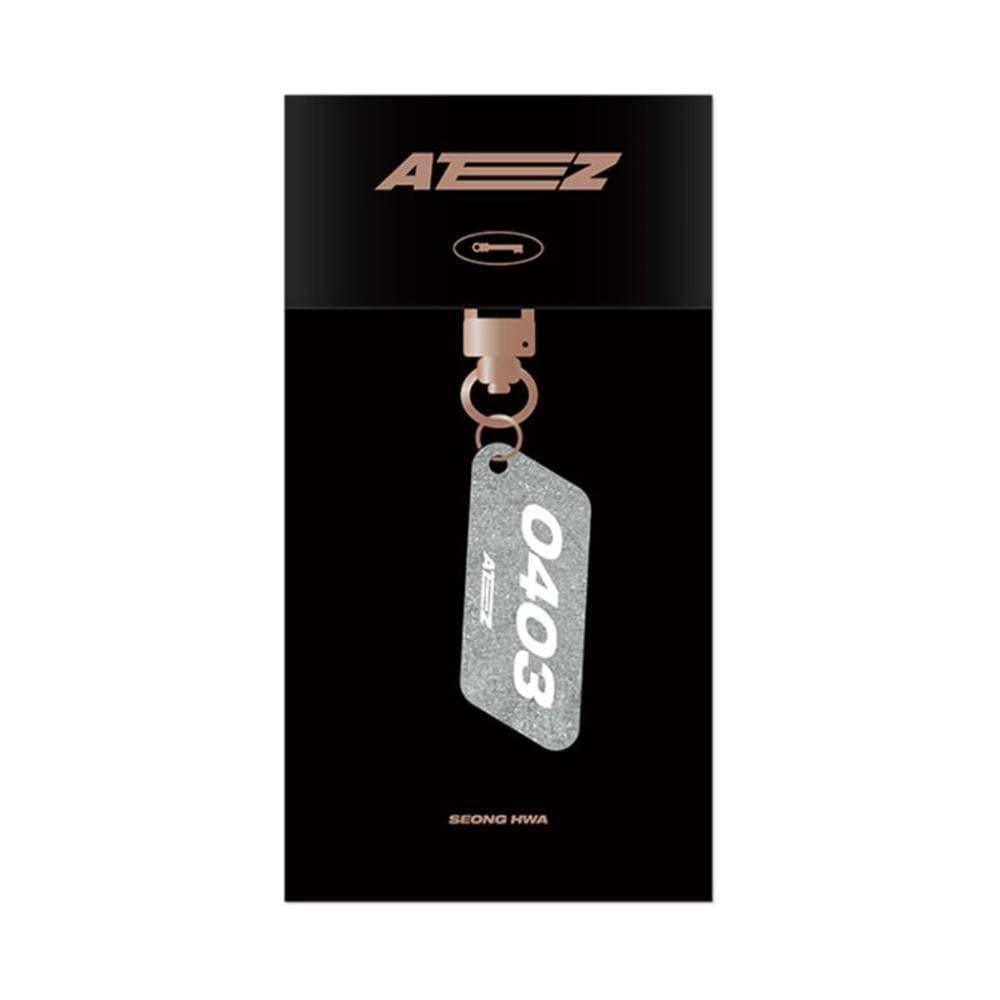 ATEEZ - OFFICIAL LIGHT STICK CASE ACCESSORY - ACRYLIC KEY RING - KAVE SQUARE