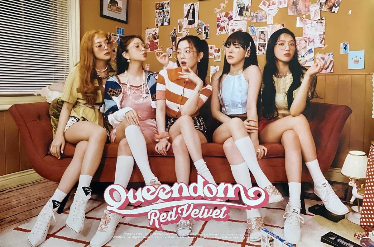 Red Velvet - The 6th Mini Album [Queendom] Case Ver. : Girls Ver. Official Poster A - KAVE SQUARE